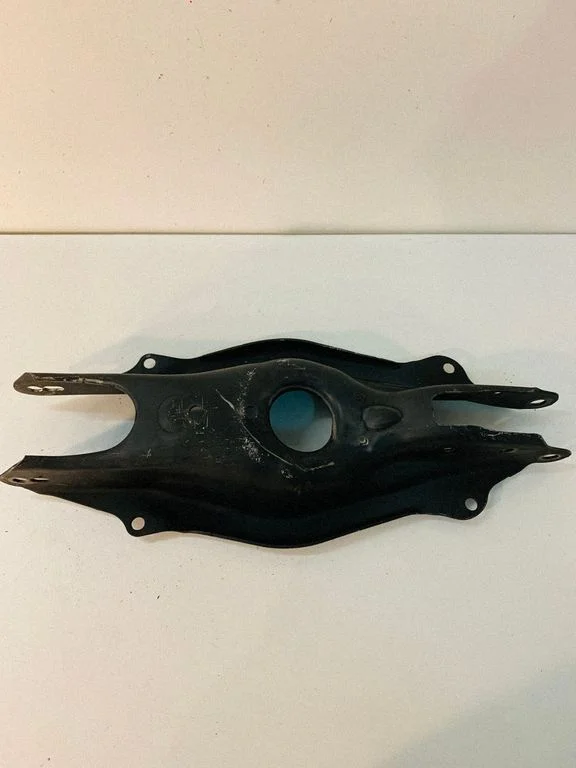 Tagumine ülemine õõtshoob A2053521900