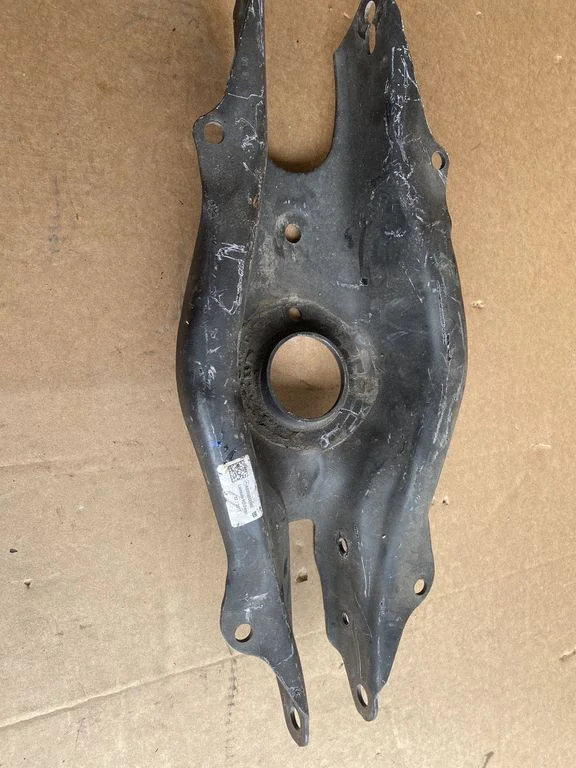 Rear upper control arm/wishbone A2053522000