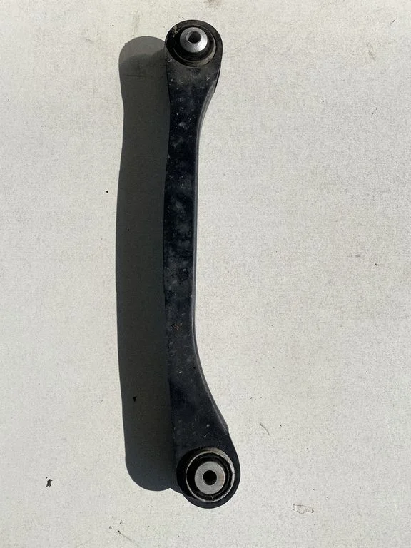 Rear upper control arm/wishbone 33326861125