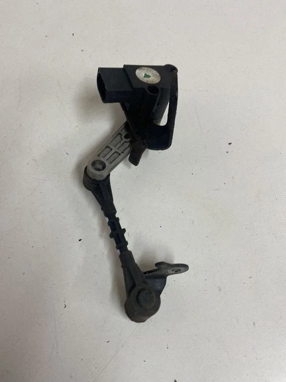 Rear air suspension level height sensor HK833C280DA