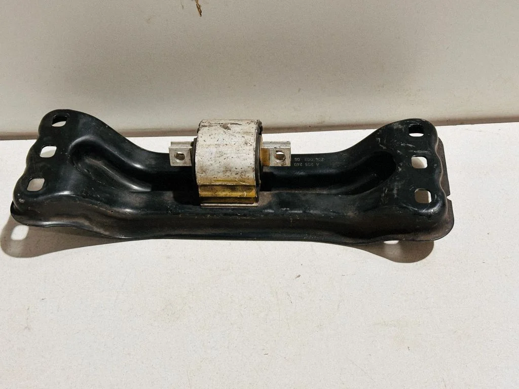 Gearbox mounting bracket A2052401002