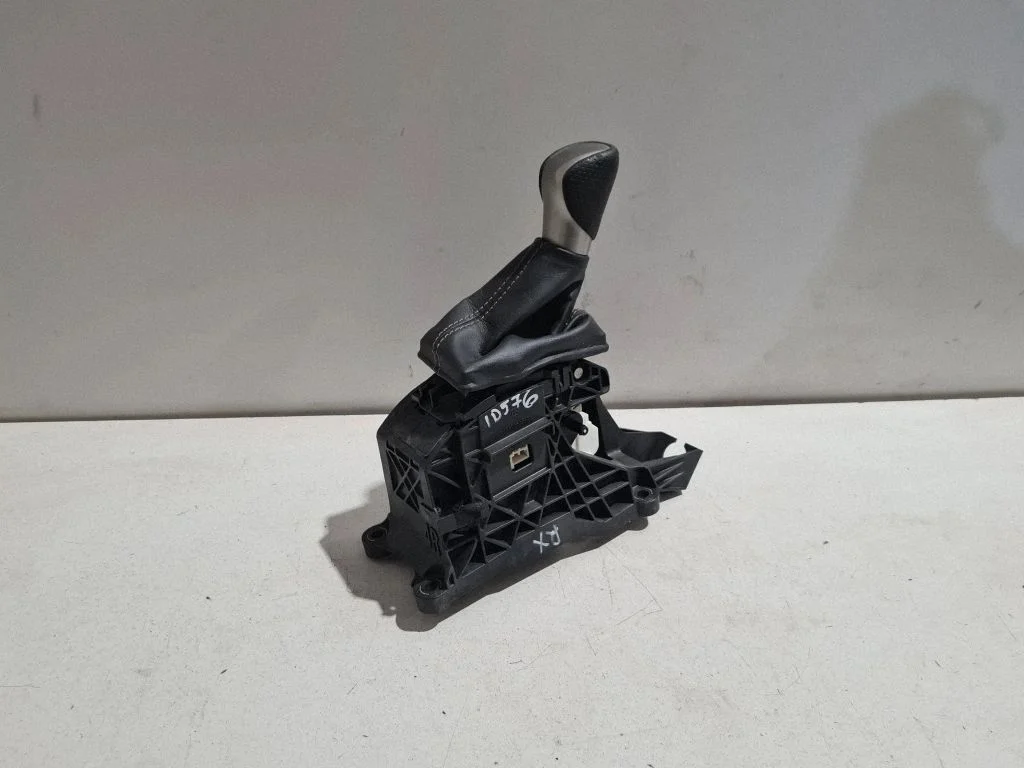 Gear selector mechanism – Lexus RX 450H (2016-)