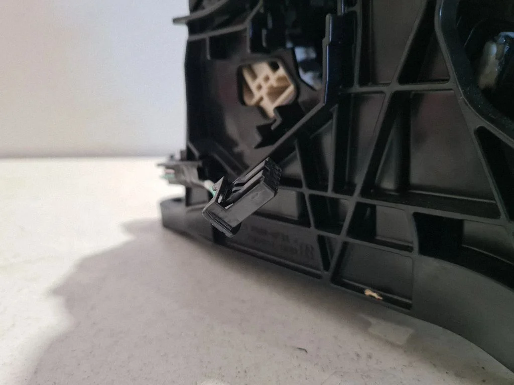 Gear selector mechanism – Lexus UX (2018-)