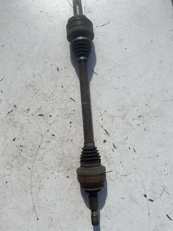 Rear driveshaft – rear left