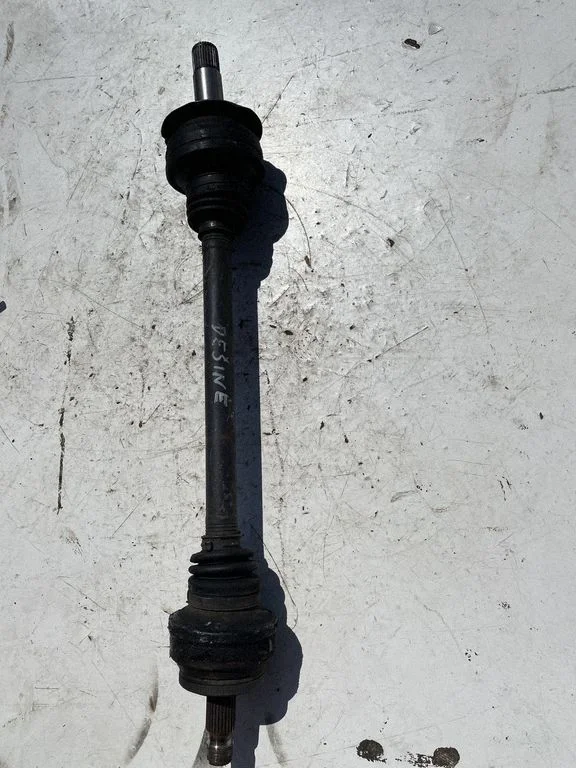 Rear driveshaft – rear right