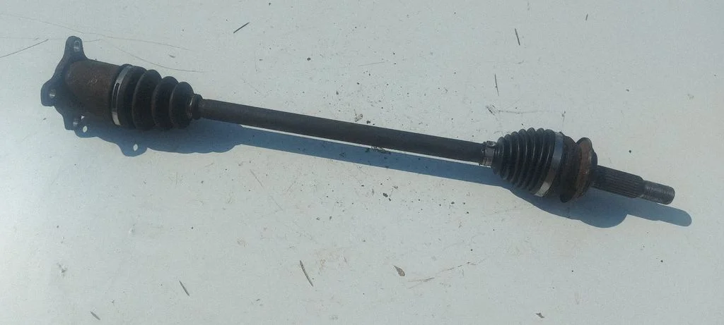 Rear driveshaft – left