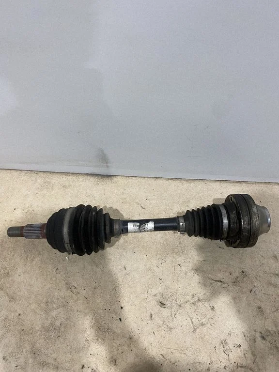 Front driveshaft 7P0407271