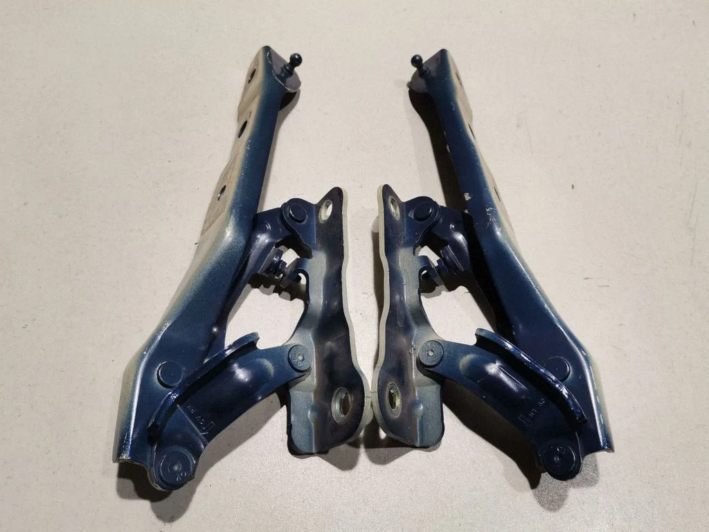 Engine bonnet/hood hinges 66910CV000