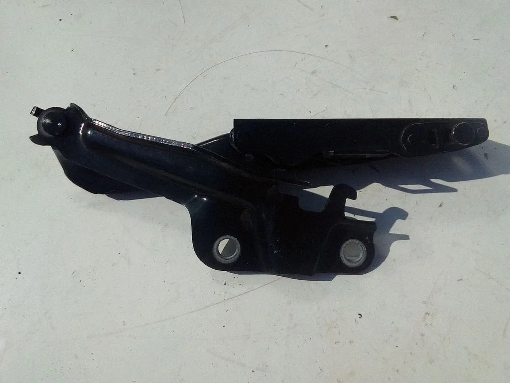 Engine bonnet/hood hinges S9740320