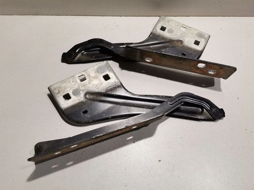 Mootorikapoti hinged HK8316801