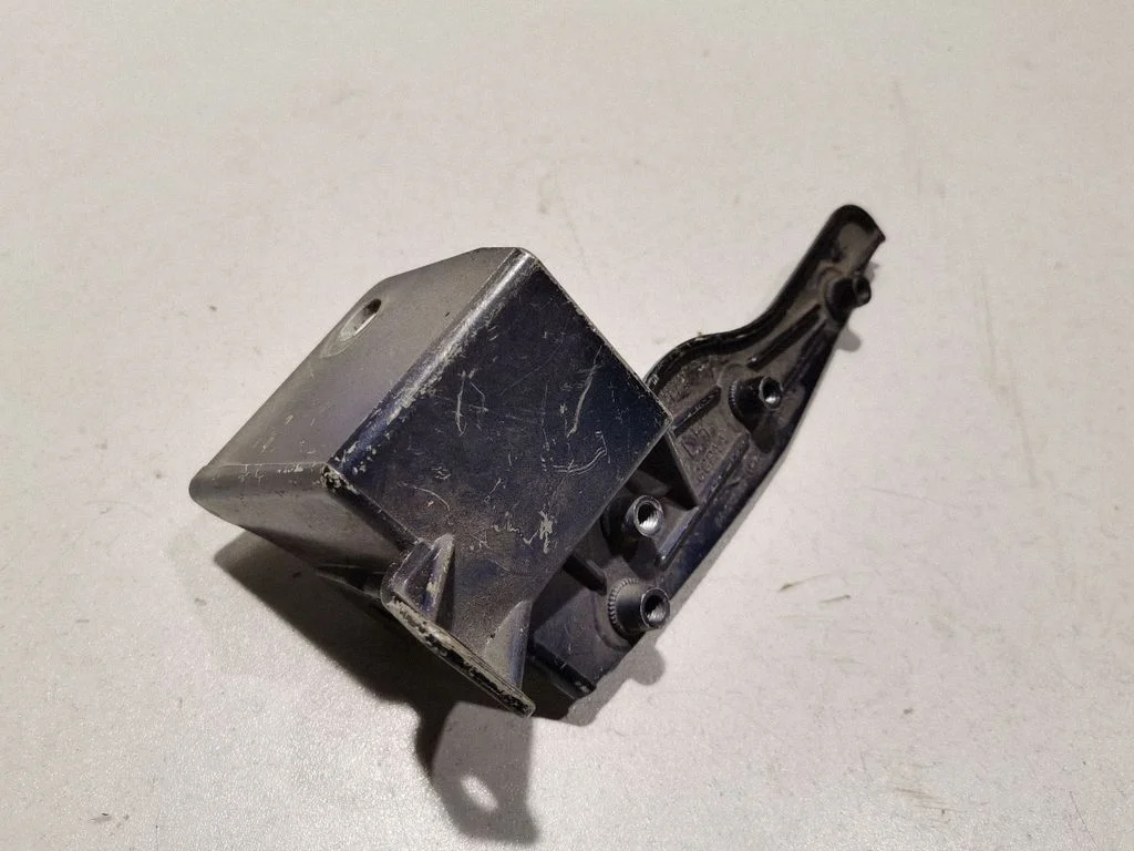 Poritiiva kinnitusklamber HK8316291BB