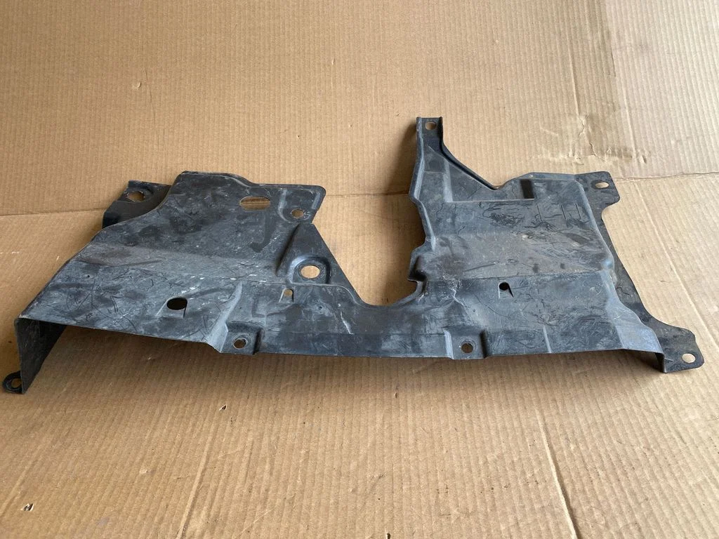 Engine splash shield/under tray 5816648050