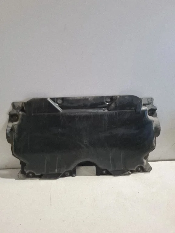 Engine splash shield/under tray A20552404