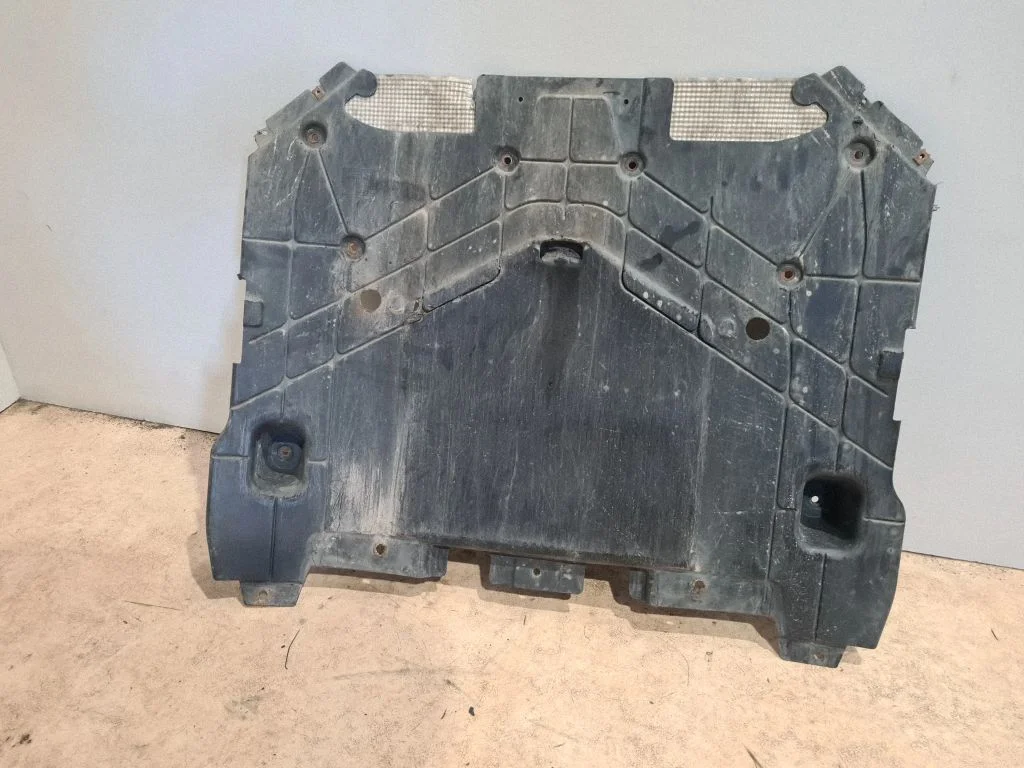 Engine splash shield/under tray 670009531