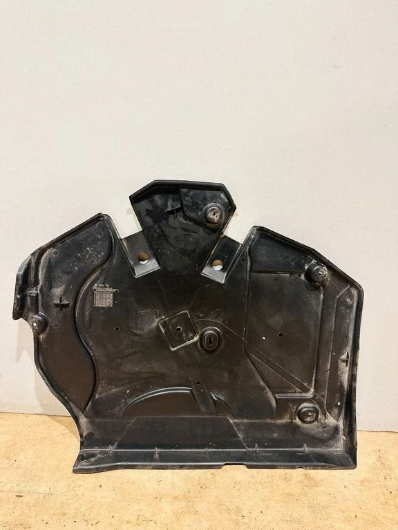 Engine splash shield/under tray A2126930017
