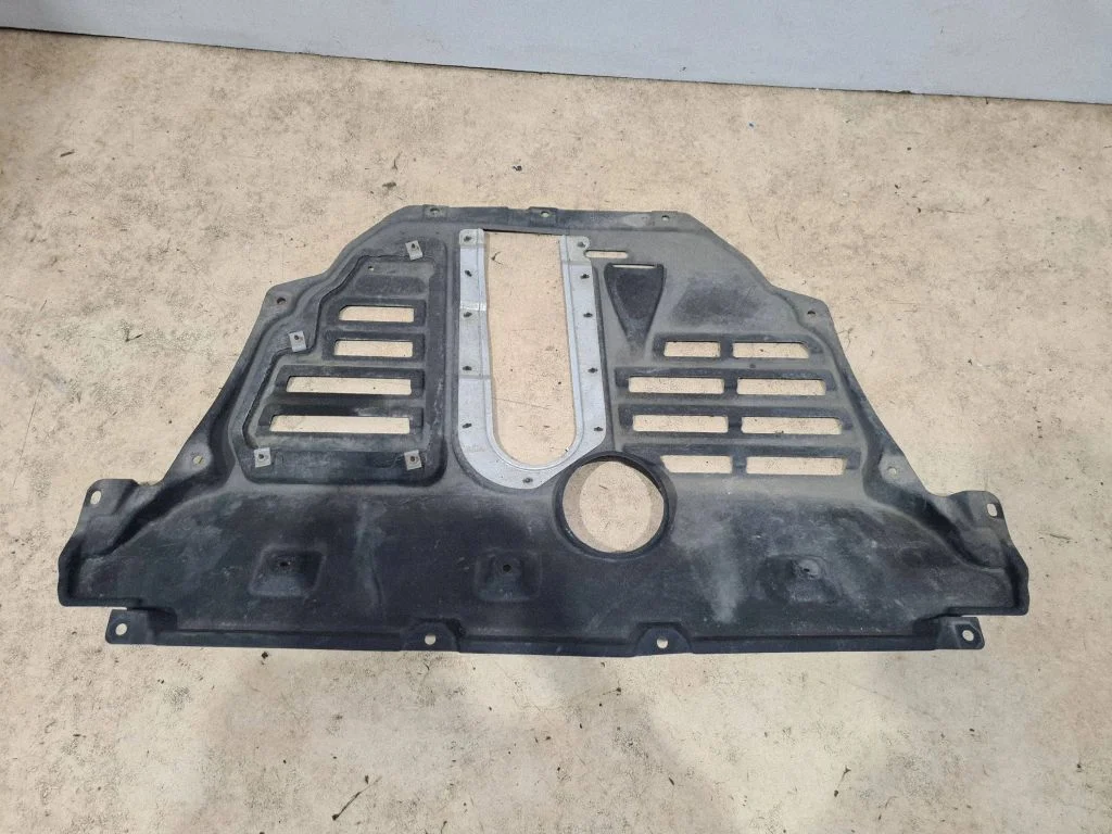 Engine splash shield/under tray – Lexus NX (2014-2021)