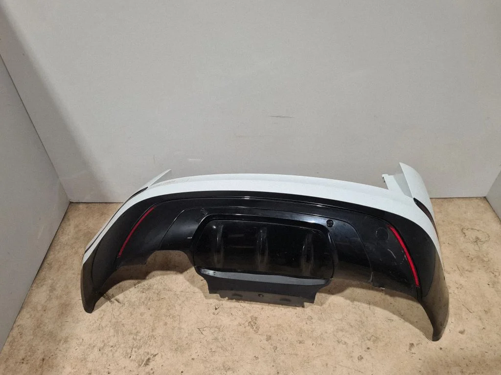 Rear bumper J8A217F846AD