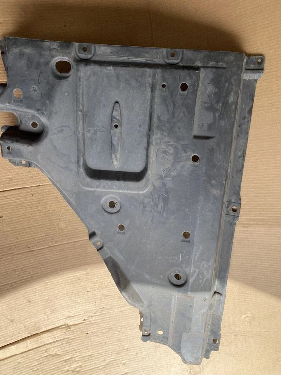 Center/middle under tray cover 5817648080