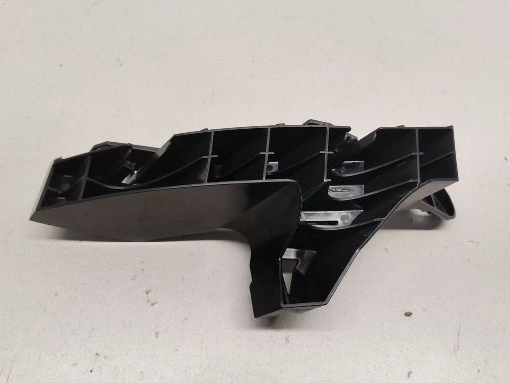 Rear bumper mounting bracket – Lexus RX 450H (2016-)