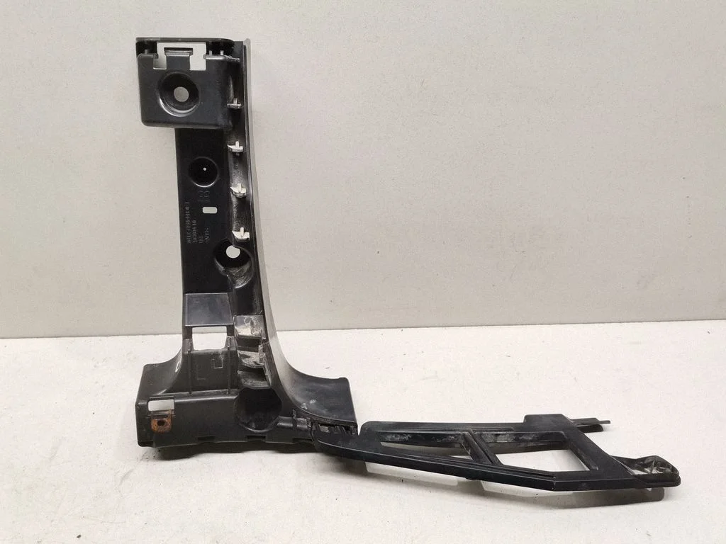 Rear bumper mounting bracket 7158441