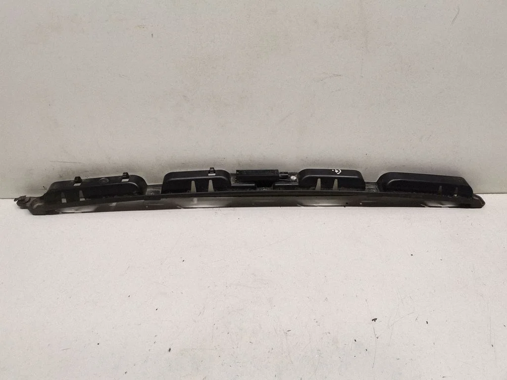 Tagumise kaitseraua kinnitusklamber – Opel Insignia A (2008-2017)
