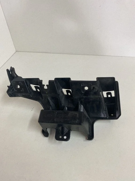 Rear bumper mounting bracket FR3B17D960