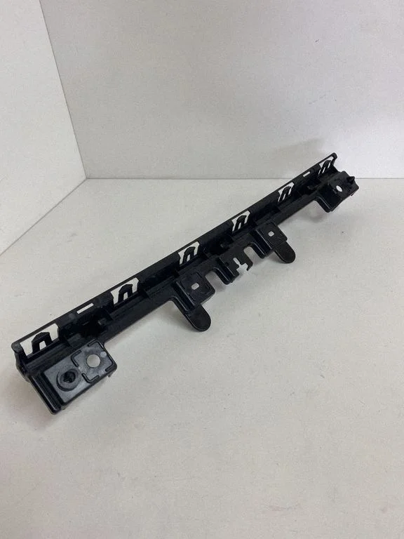 Rear bumper mounting bracket FR3B17B861