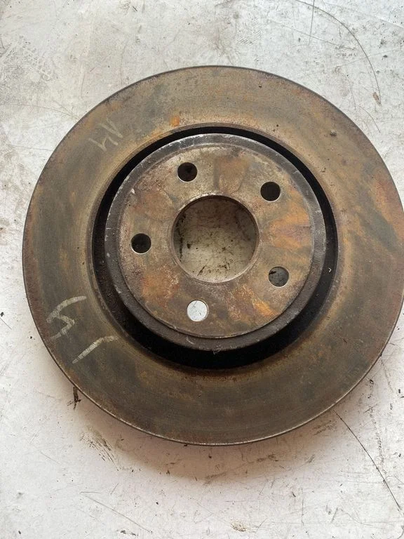 Tarcza hamulcowa przednia – Jeep Grand Cherokee (2010-2021)