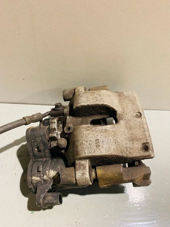 Tagumine pidurisadul A2054231598