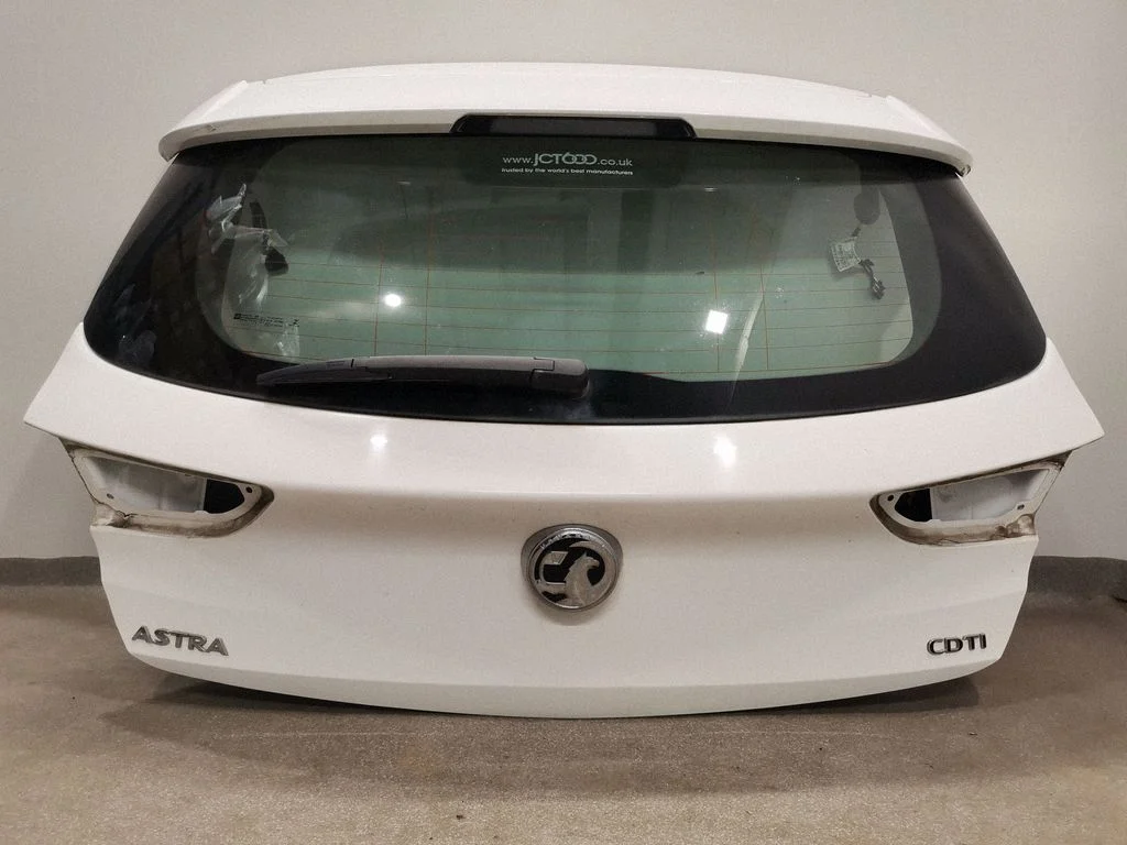 Tailgate/trunk/boot lid – rear
