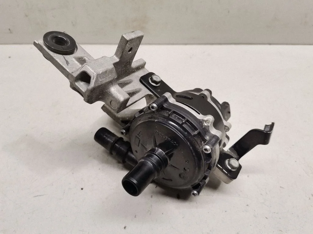 Electric auxiliary coolant/water pump – front