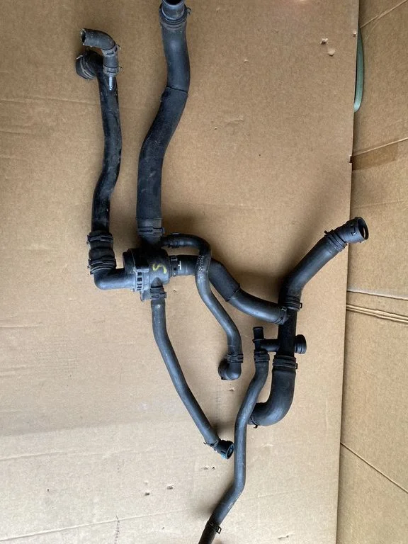 Electric auxiliary coolant/water pump 9X238A586AD