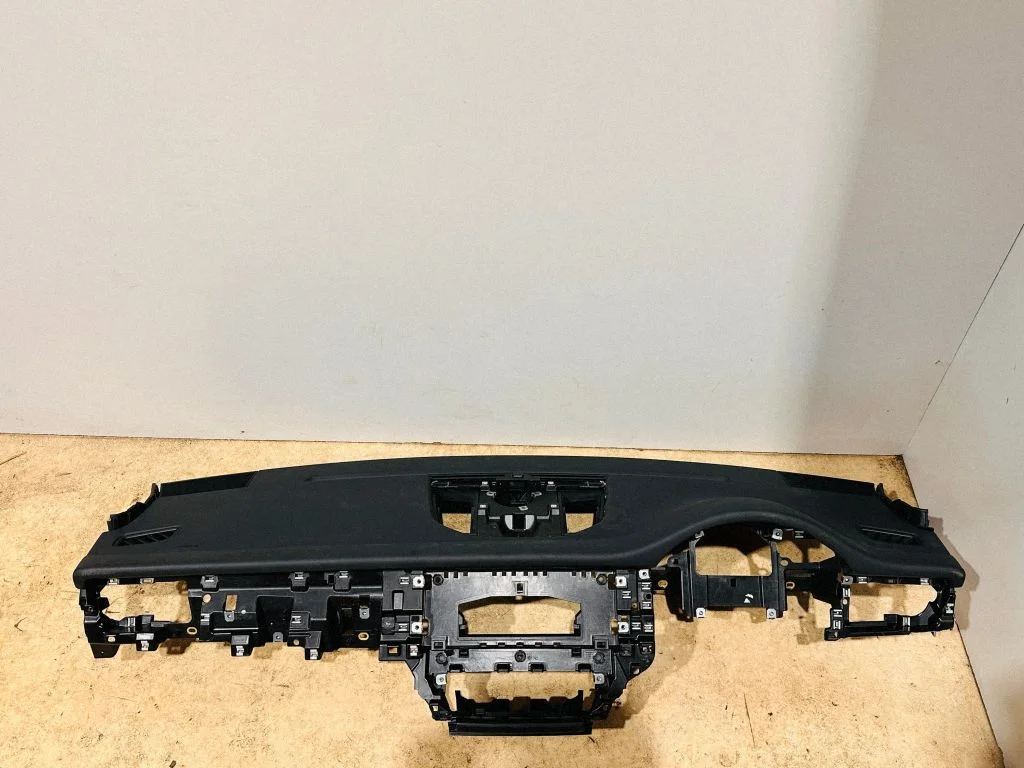 Dashboard 95B857289