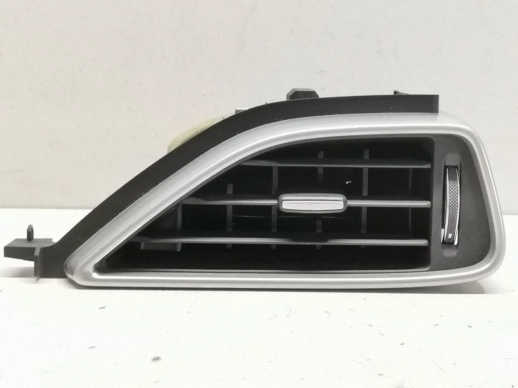 Boczne kratki nawiewu GX73018B08AC