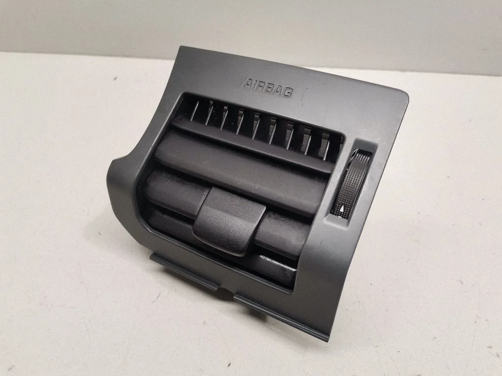 Dashboard side air vent grill/cover trim L8B2046B31