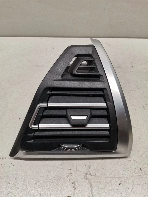 Dashboard side air vent grill/cover trim 11916410
