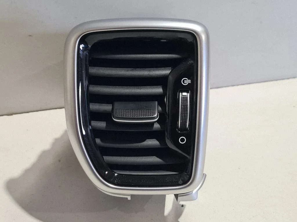 Dashboard side air vent grill/cover trim 97480F1BB0SA1