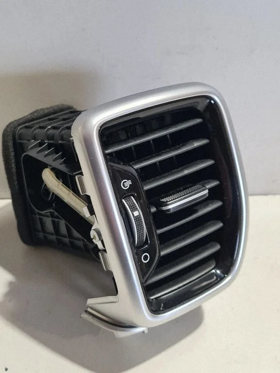 Dashboard side air vent grill/cover trim 97490F1BB0SA1