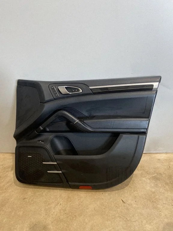 Eesmiste uste sisevooder – Porsche Cayenne (92A) (2010-2017)