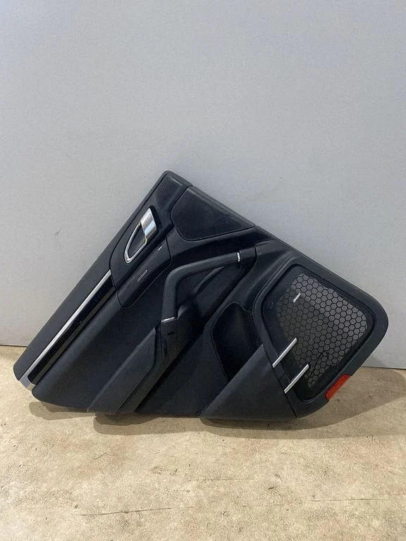 Rear door card panel trim – Porsche Cayenne (92A) (2010-2017)