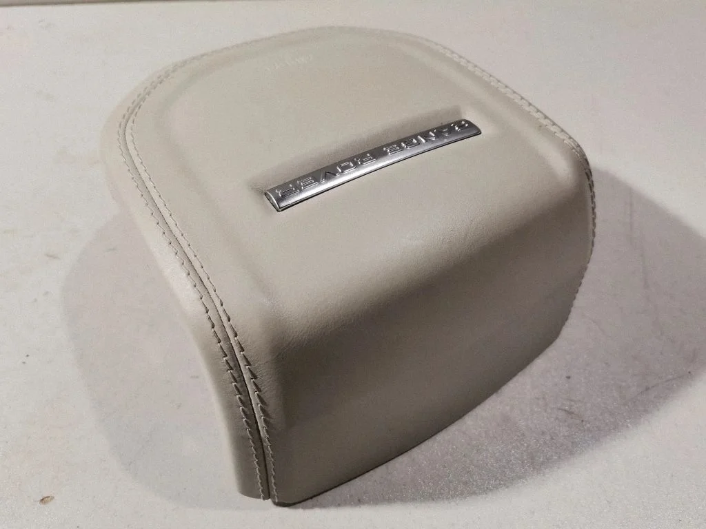 Steering wheel airbag J8A2043B13