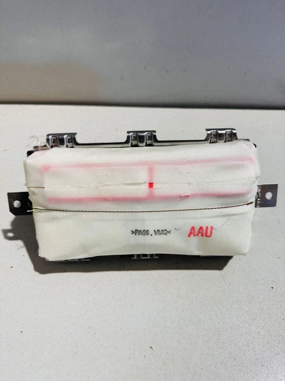 Passenger airbag 0589P1000264