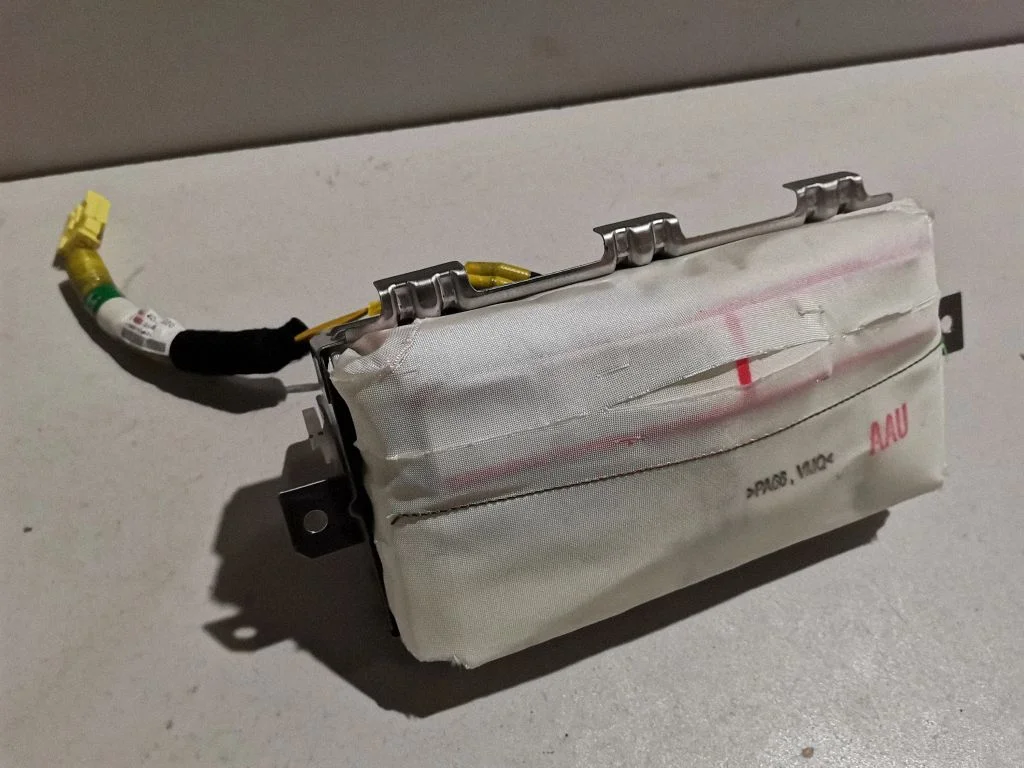 Passenger airbag 8214076020