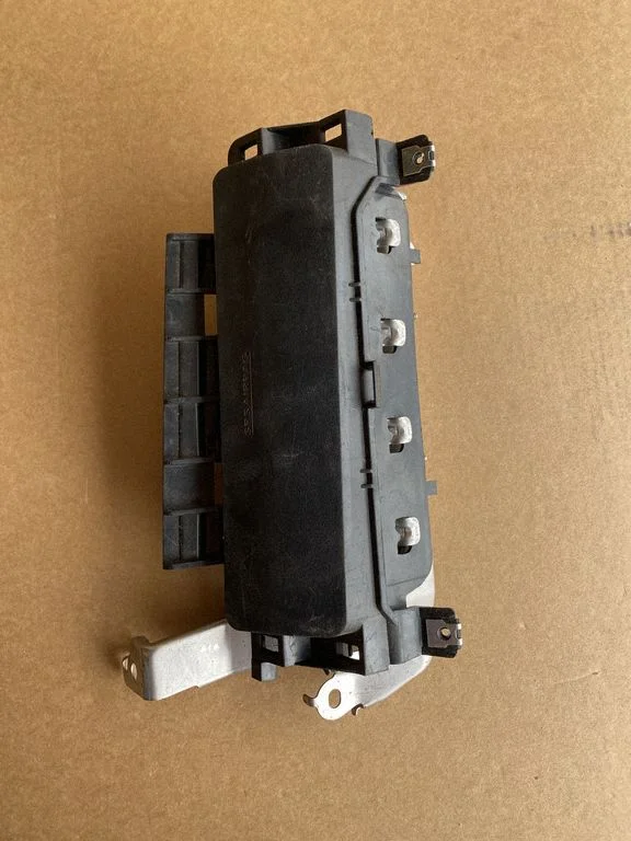 Knee airbag – Lexus NX (2014-2021)