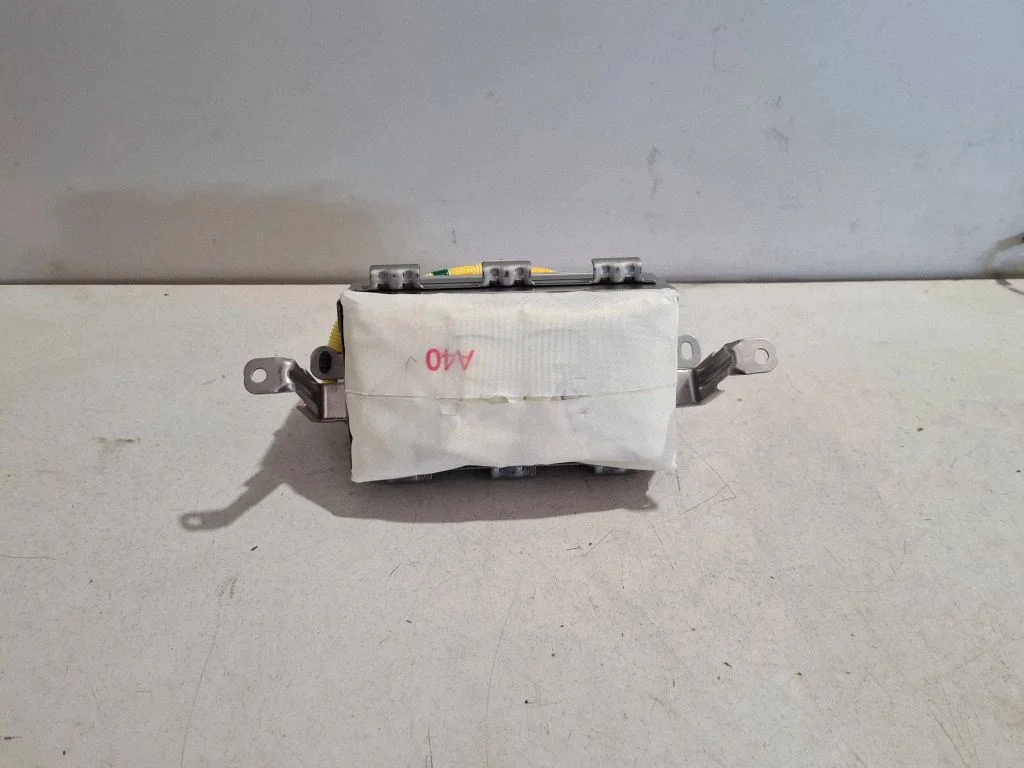 Passenger airbag – Lexus NX (2014-2021)