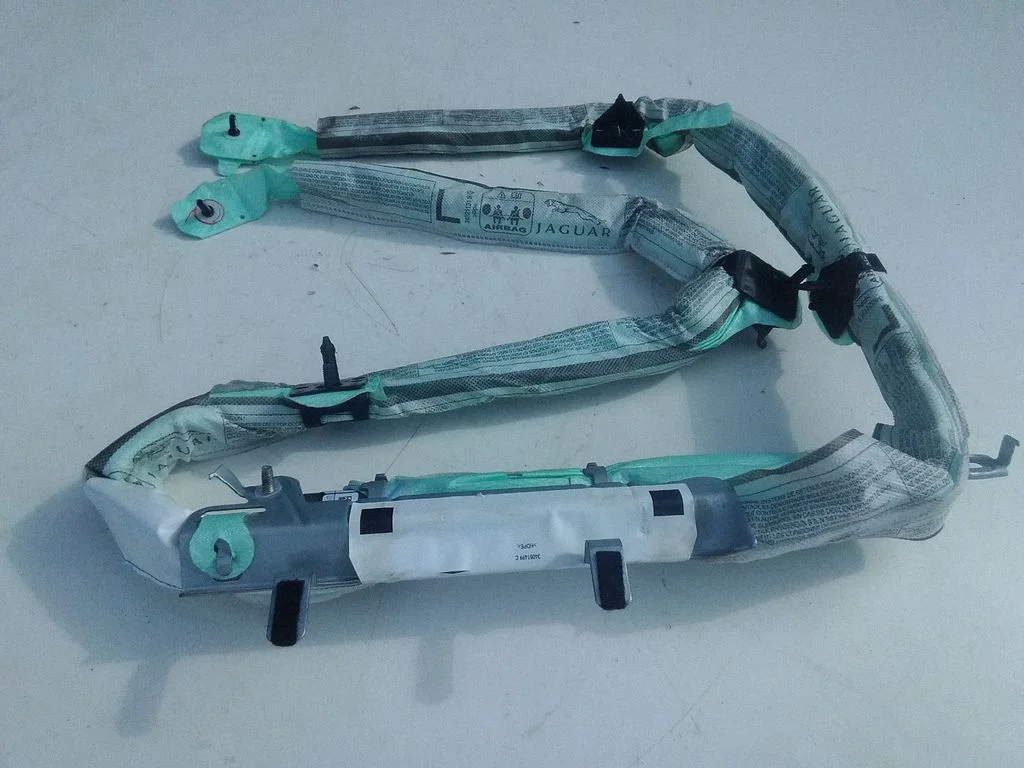 Roof airbag 8X2314K160AE