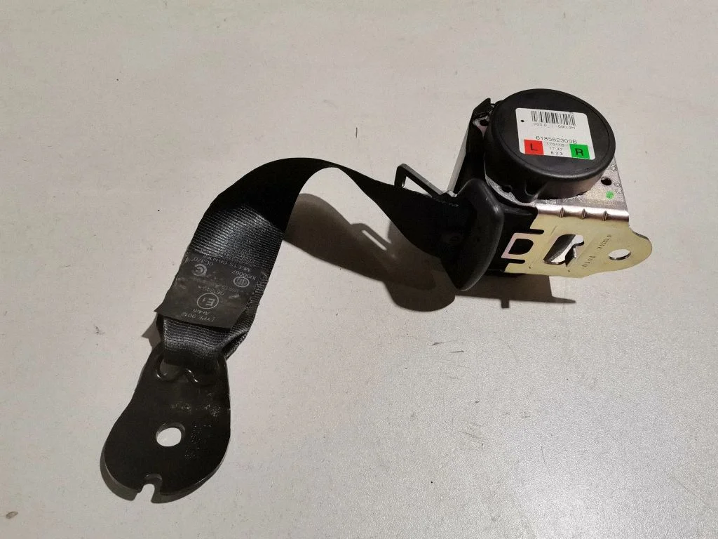 Rear seatbelt 618582300B