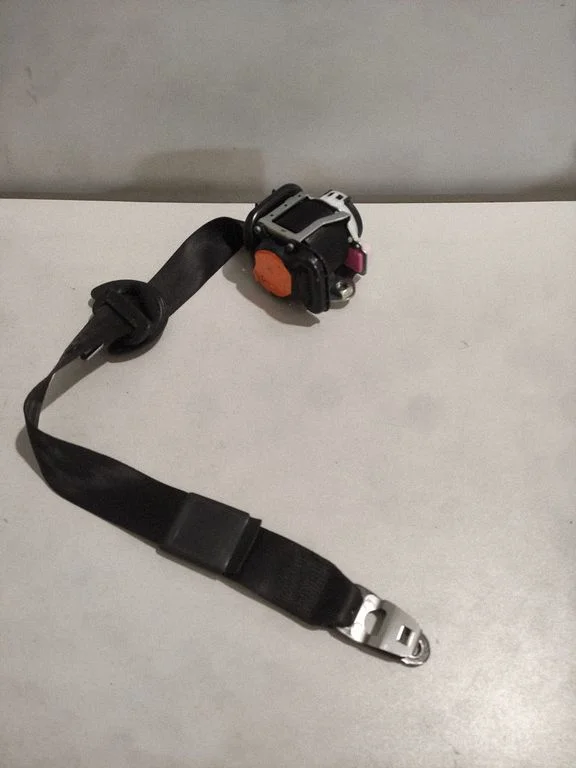 Rear seatbelt – Porsche Macan (95B) (2019-)