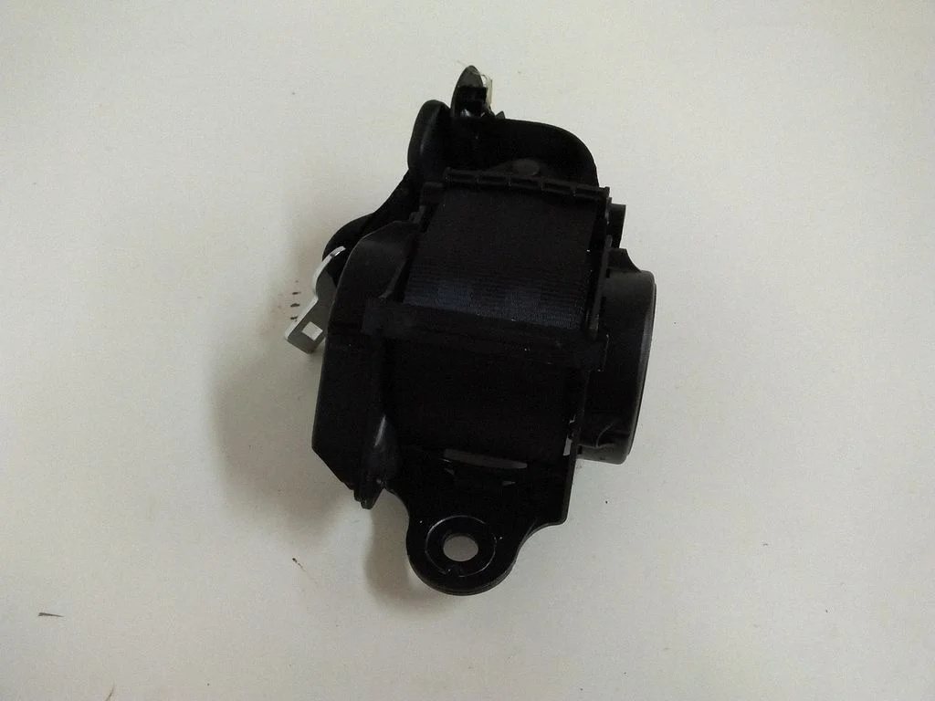 Aizmugurējā drošības josta 627984100B