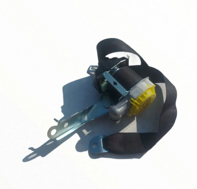 Rear seatbelt 7X1780